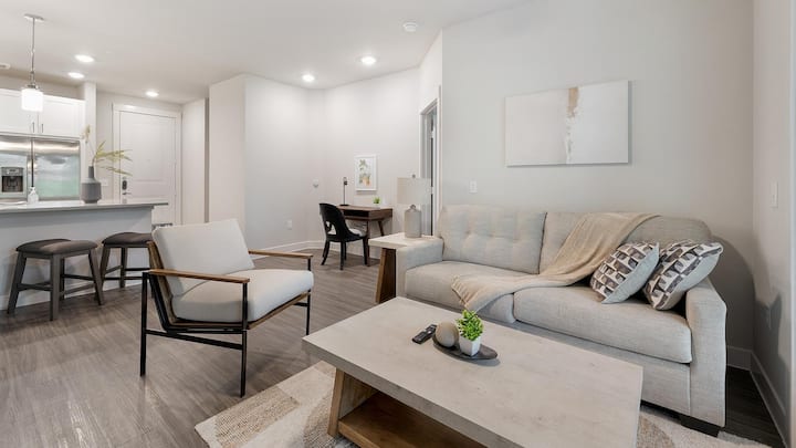 Landing | Beautiful 2bd, Game Room, Gym - Euless, TX