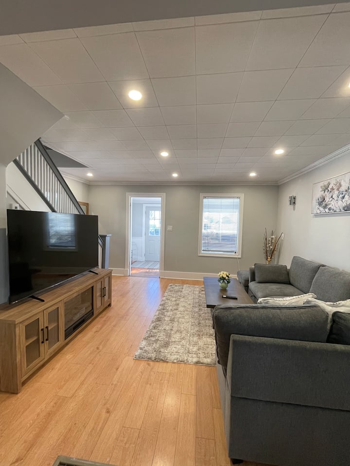 Lovely House, A 5-minute From Clifton Hill - Niagara Falls
