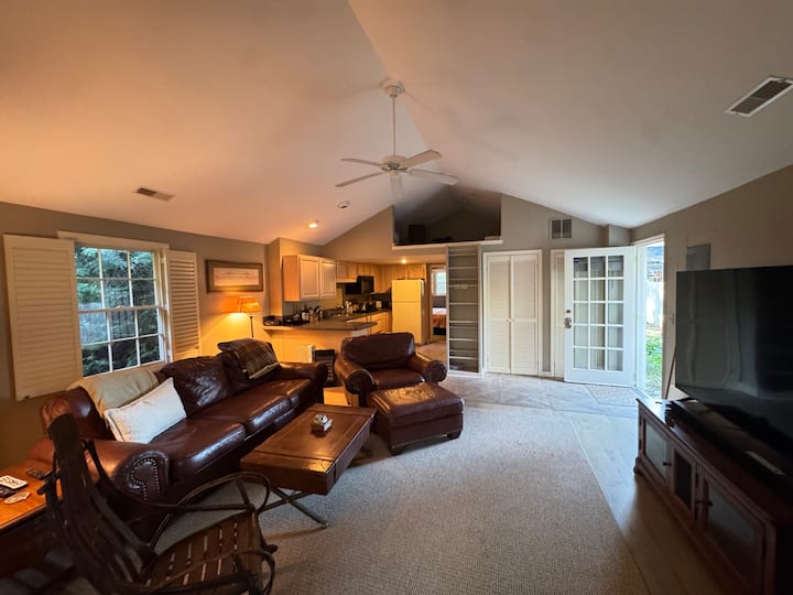 Charming Guesthouse Minutes From Uva/downtown - Charlottesville, VA
