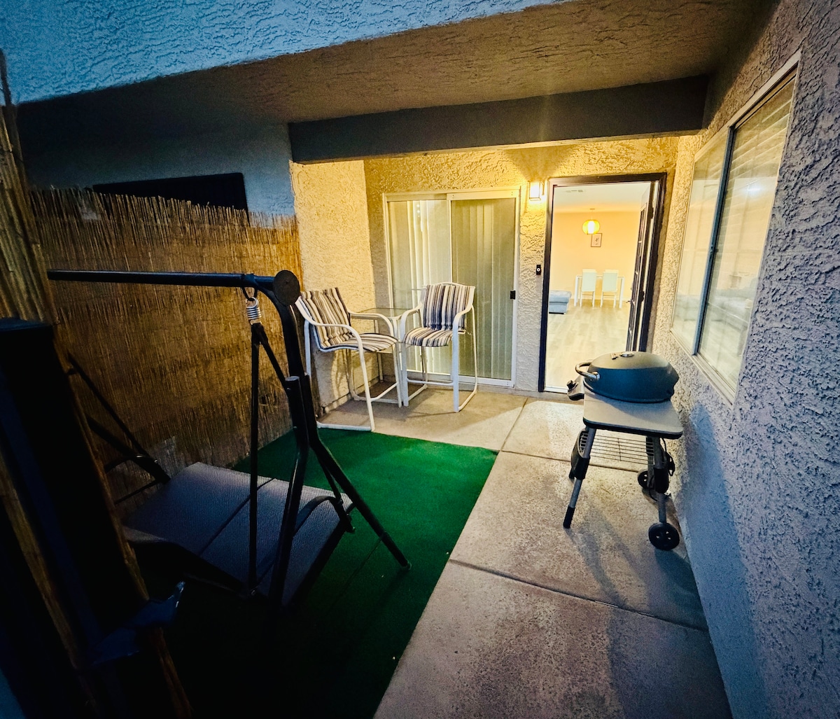 Cozy Vegas Townhome