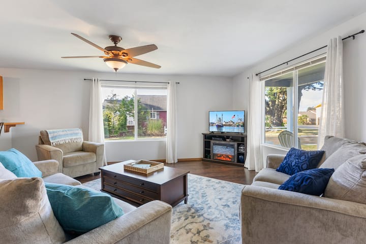 Large Cottage•central Location•kid & Pet Friendly - Ocean Shores, WA