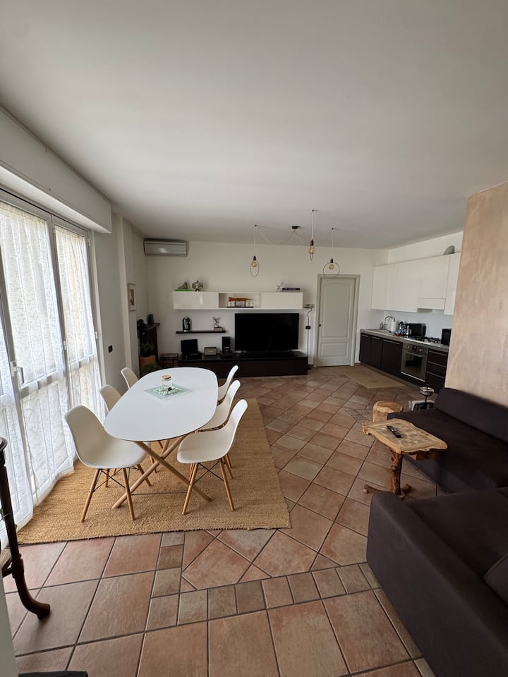 Magnolia Apartment, Domotizzato 75mq + Parcheggio - Limbiate