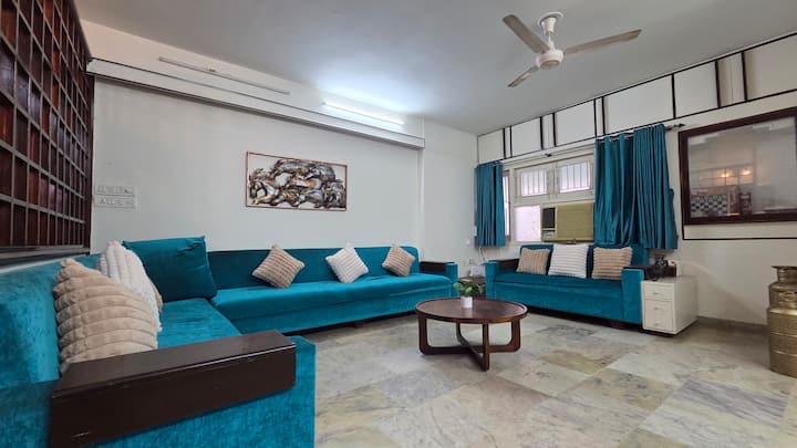 Downtown 1 By Stayfinder - Ahmedabad