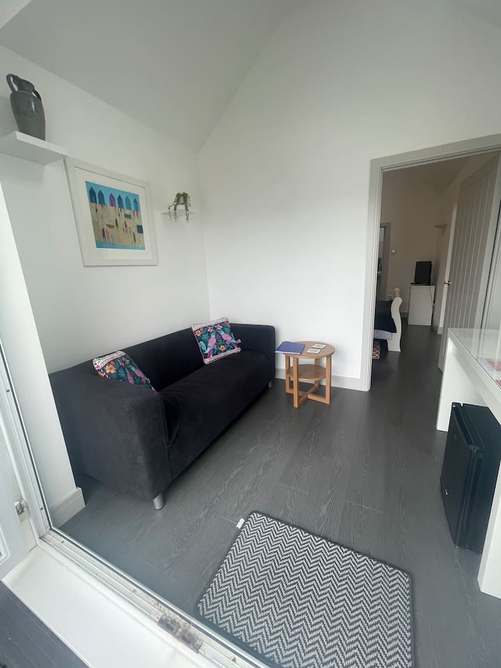 Brand New Calm Coastal Studio Lusty Glaze - Newquay