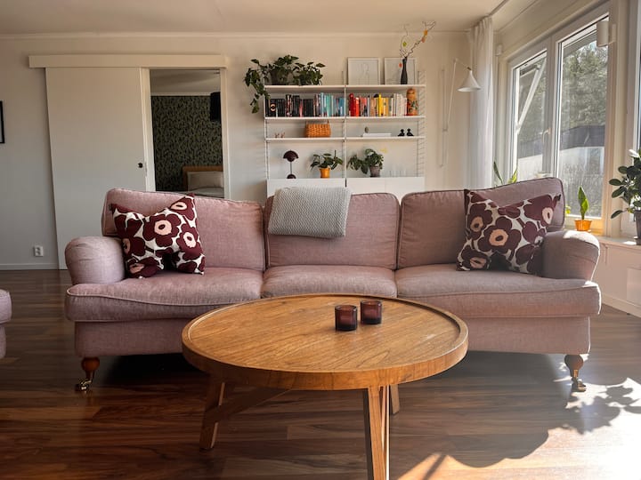 Centralt Belägen Villa Med Skogen Runt Knuten. - Örnsköldsvik
