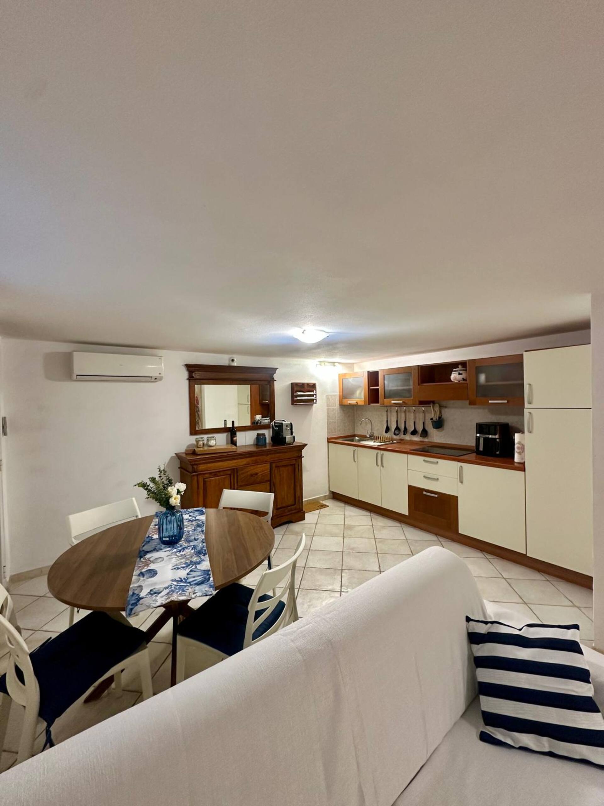 Casa Il Sogno: garden and pool, close to the sea.