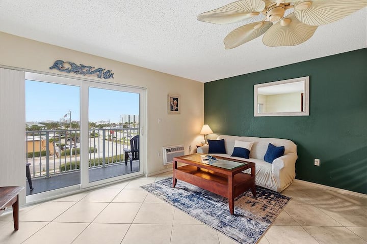 Ocean Views | Steps To Beach | Mariner's Cove 405 - New Smyrna Beach, FL