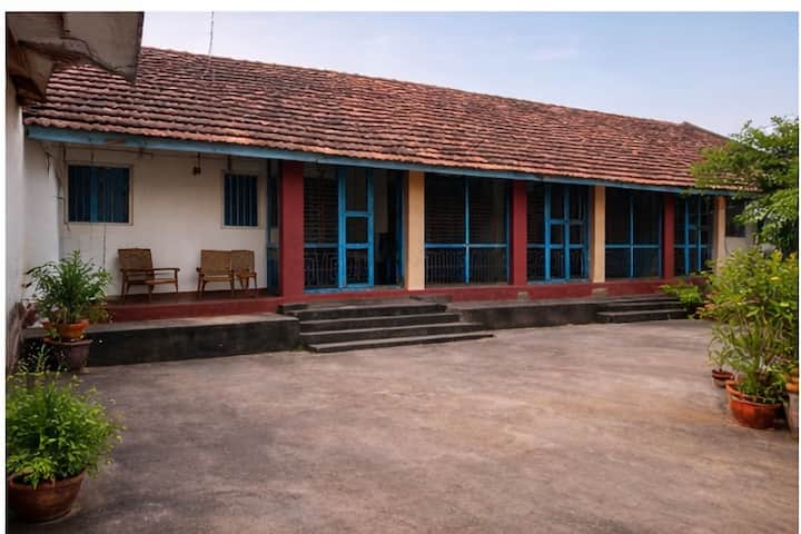 A Peaceful Old Culture Stay. - Narsipatnam