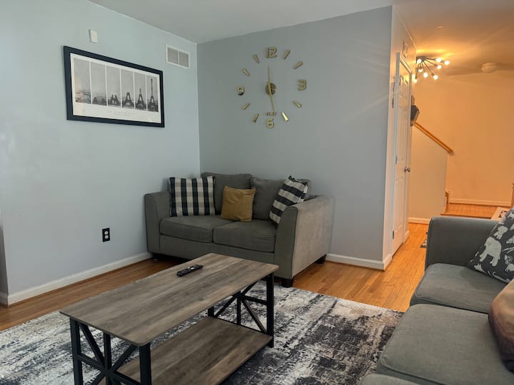 Luxury Getaway Rare Philly Gem - Home Sweet Home - Upper Darby, PA