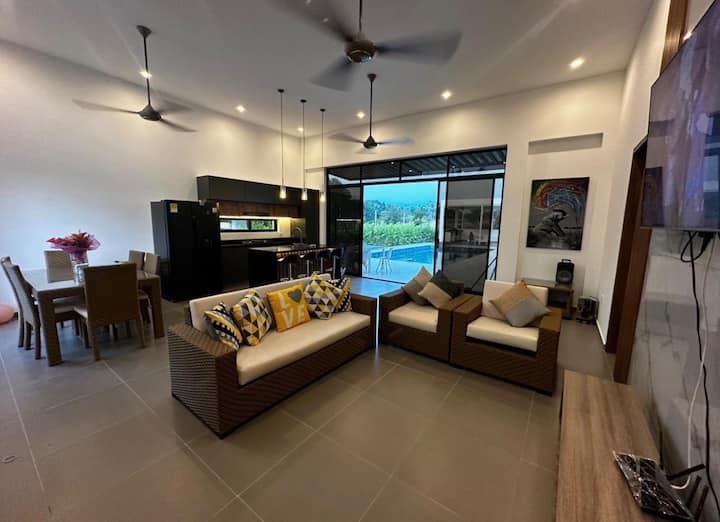 Villa Privada · 20 Huéspedes · Piscina · Jacuzzi - Carmen Apicala