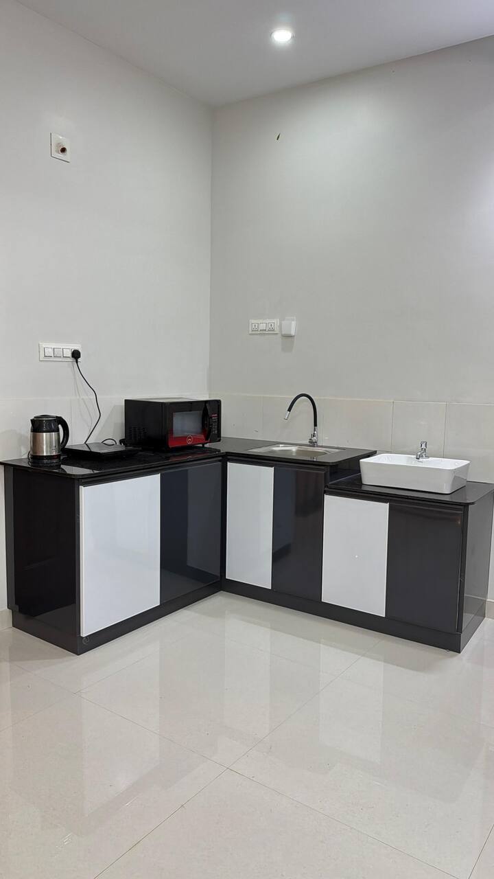 3 Bhk Flat In Alamcode (1st Floor) - Attingal