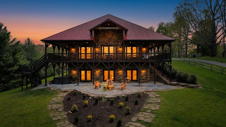 5br Cabin On 3 Acres W Theater, Hot Tub +Fire Pit - Boone, NC