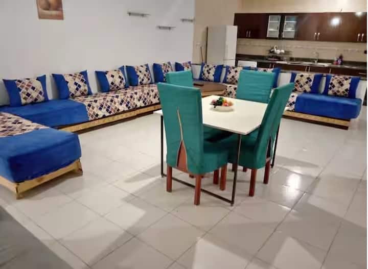 Très Bel Appartement Spacieux - Tánger