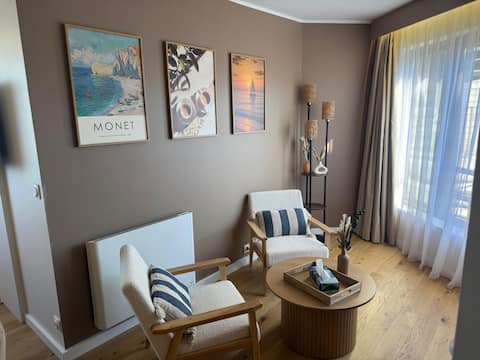 Top Airbnb: Charming ocean-view apartment in Deauville Marina in Deauville