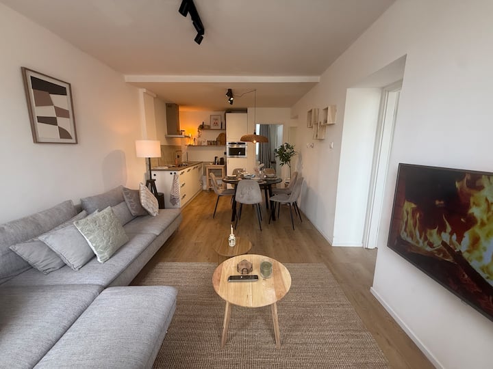 Canal View | Family & Group Stay | City Center - Amsterdam