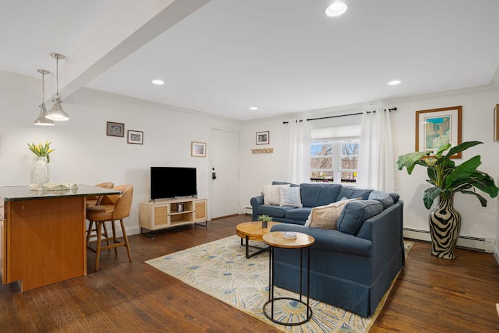 The Fifth Ward Flat - Newport, RI