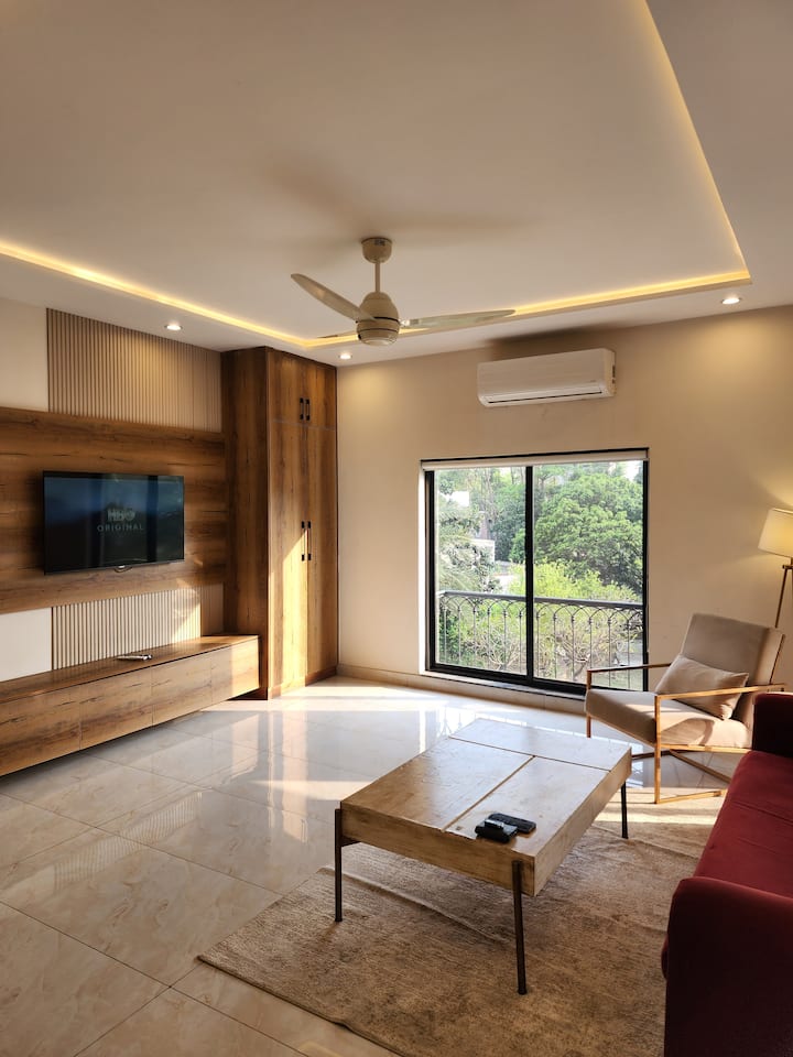 Red Velvet 1bhk Apt/qayyam/netflix/gulberg/lahore - 拉哈爾