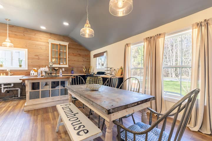 Pet Friendly- Hot Tub- Unique Vibe - Lake Michigan Beach, MI