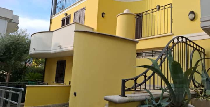 Casalmare, Con Posto Auto E Bici, Ingresso Ind. - Riccione