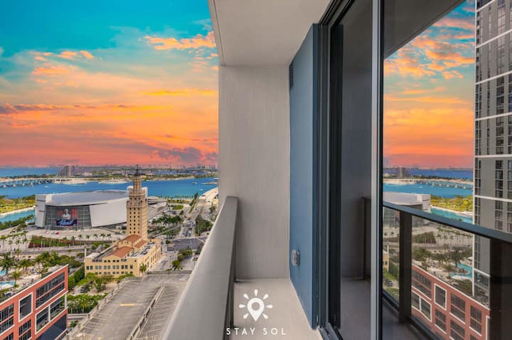 Floor-to-ceiling Light Chic Miami Studio - Miami, FL
