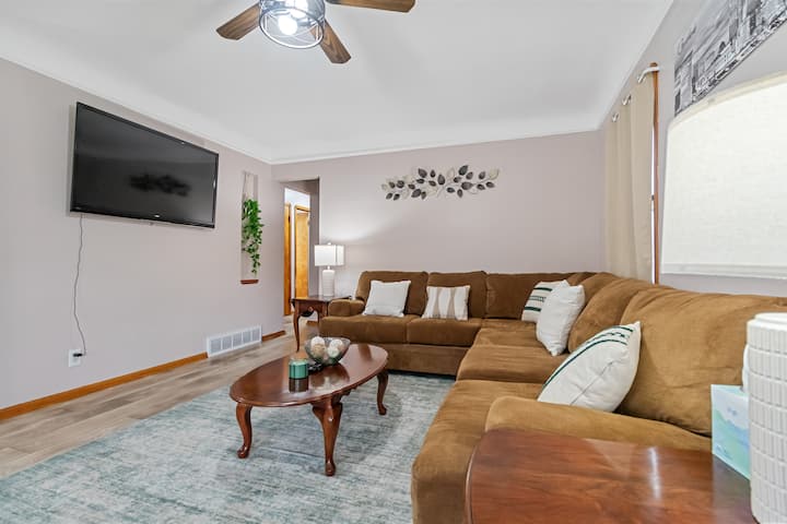 Game Room, Toddler Room, Pet Friendly, Fenced Yard - パーマ, OH