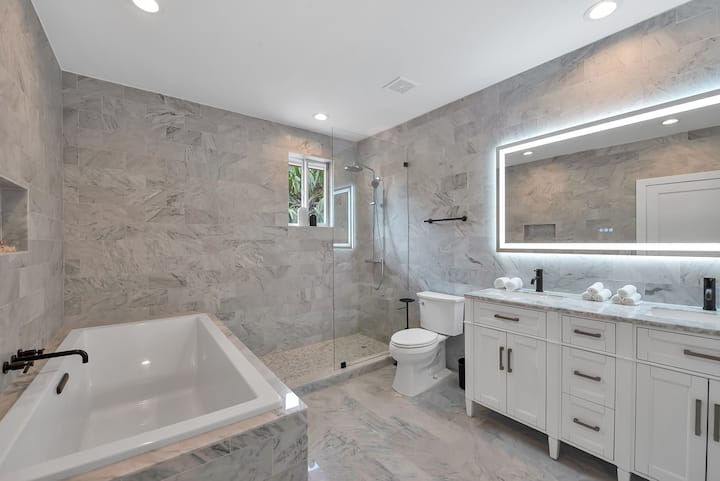 Villa Granada – Full bathroom 1