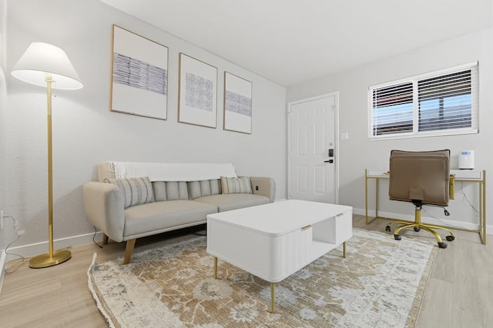 Stylish | 1br Austin | Round Rock Prime Location - Round Rock, TX