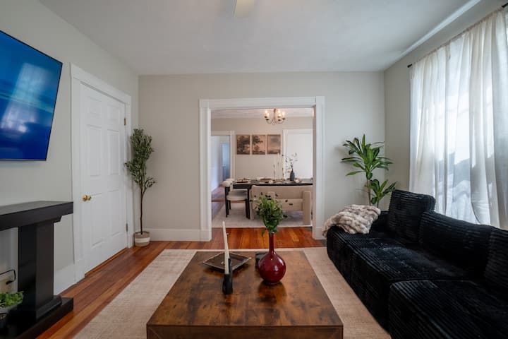 14 Bed 4 Floor Spacious Paradise, 5 Mins To Tufts - Boston, MA