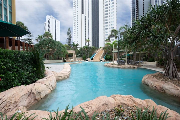 Ocean View Retreat  Sun City - Surfers Paradise