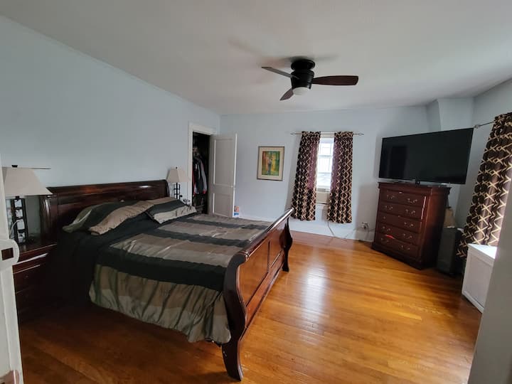 Come Enjoy An Effort Family House - Edison, NJ