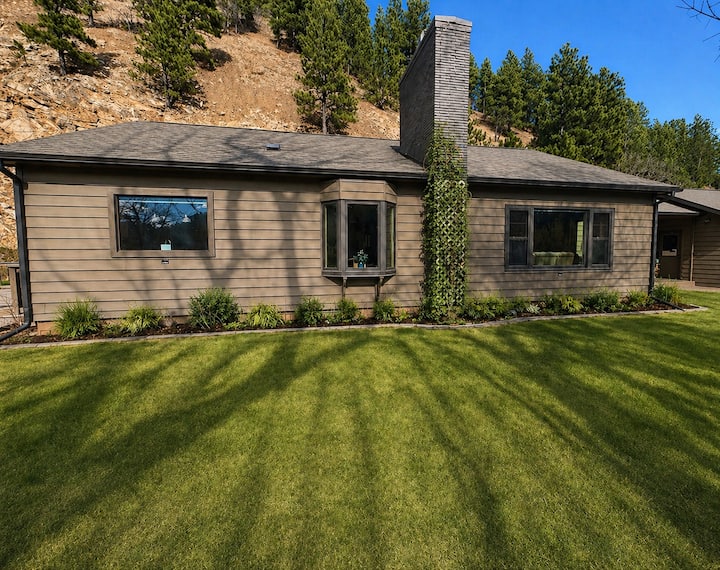 Private Creekside • Views • Family Retreat - Deadwood, SD