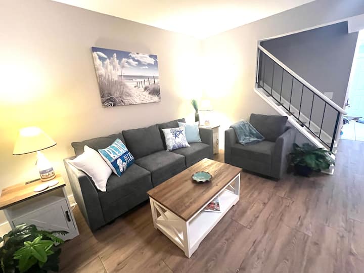 East Beach Bungalow - Jekyll Island, GA