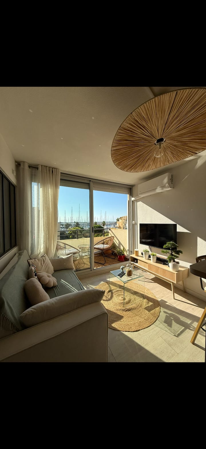 Perle Rare : Vue Mer Et Port, Neuf, Climatisation - Gruissan