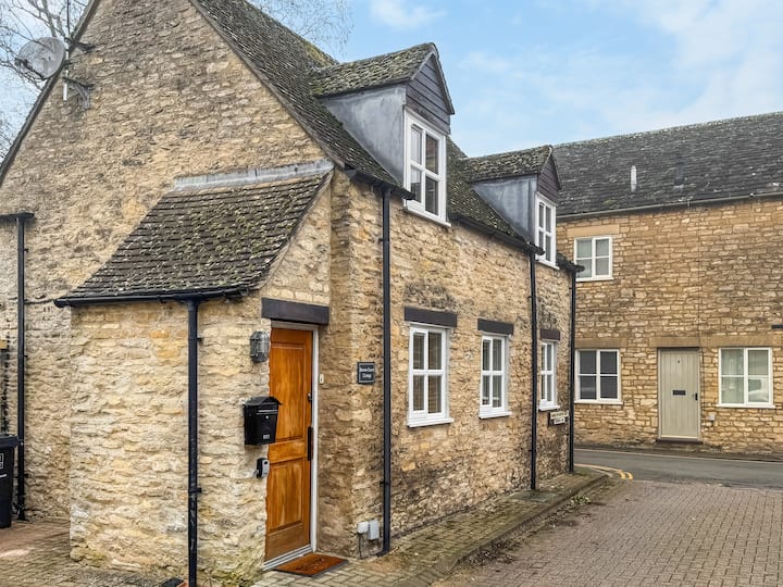 Barton Court Cottage - Cirencester