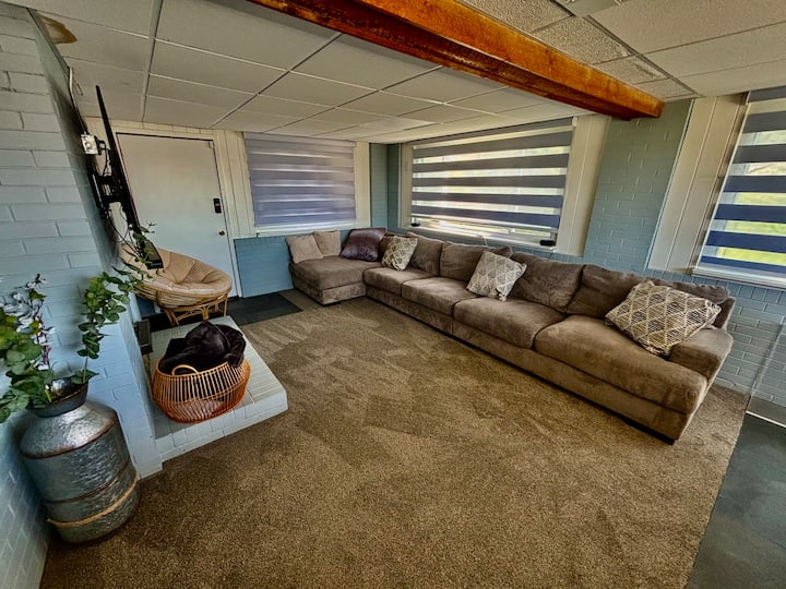 Steel City Getaway - 15 Min From Downtown - Old Mill, West Mifflin
