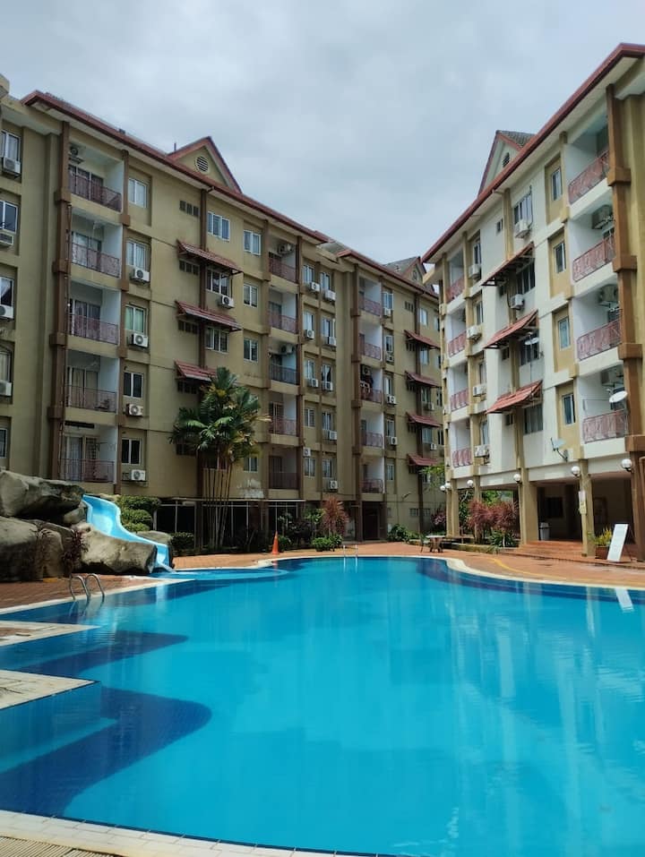 Stay. Chill. Repeat, Your Perfect Escape ! - Pasir Panjang