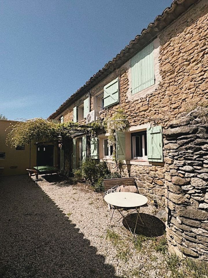 Charmante Maison De Campagne Provençale. - Lourmarin