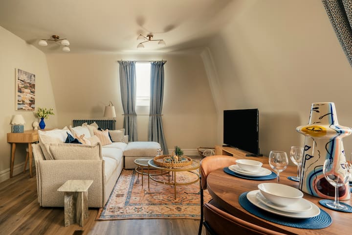 Stunning Central Apartment With Sky Light Views - Harrogate