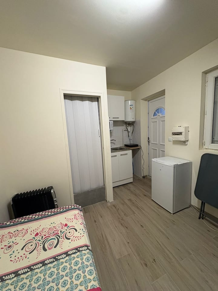 Maisonnette, Bienvenue Sur Le Charme De Pigalle - Paris