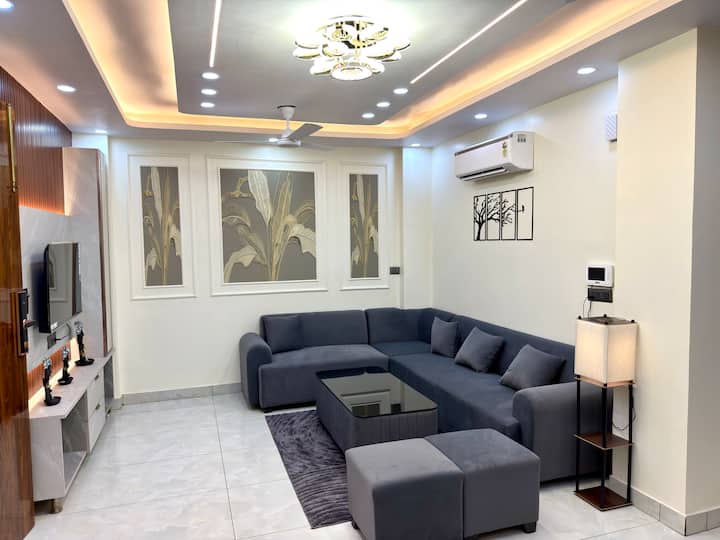 Your Bnb - A Luxurious 4 Bhk Unit - Delhi