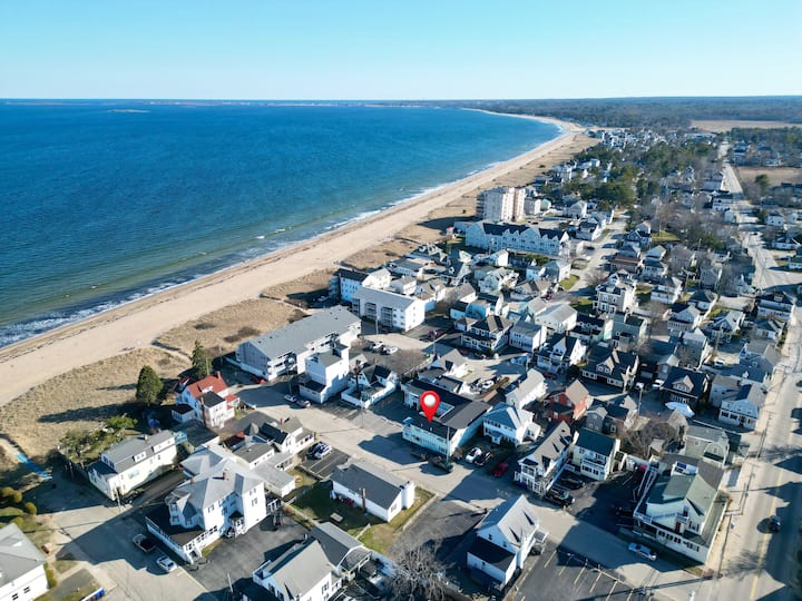 Beachside Getaway – Steps From The Ocean - Old Orchard Beach, ME