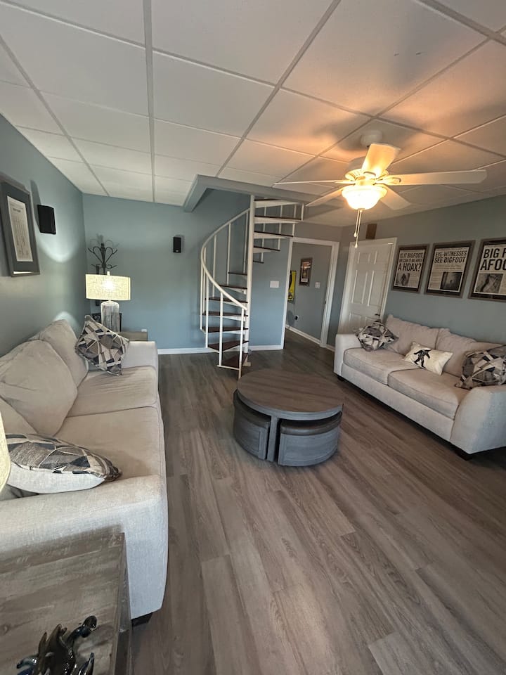 Bigfoot’s Badin Retreat - Sleeps 8 - Golf Cart - Tuckertown Reservoir, NC