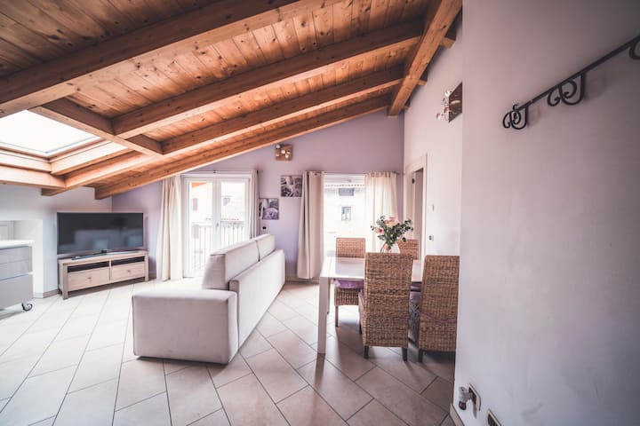 Attic Apartment In Malgrate For 6 People On Como L - Lecco
