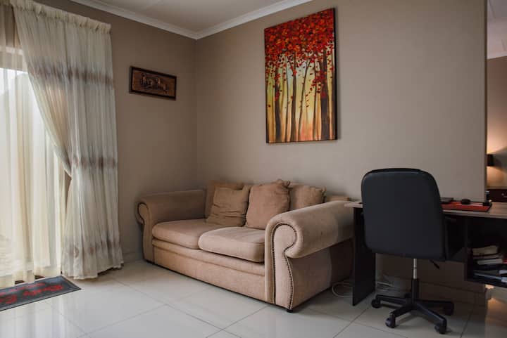 Rusty Estate 7 - One Bedroom En Suite - Emalahleni