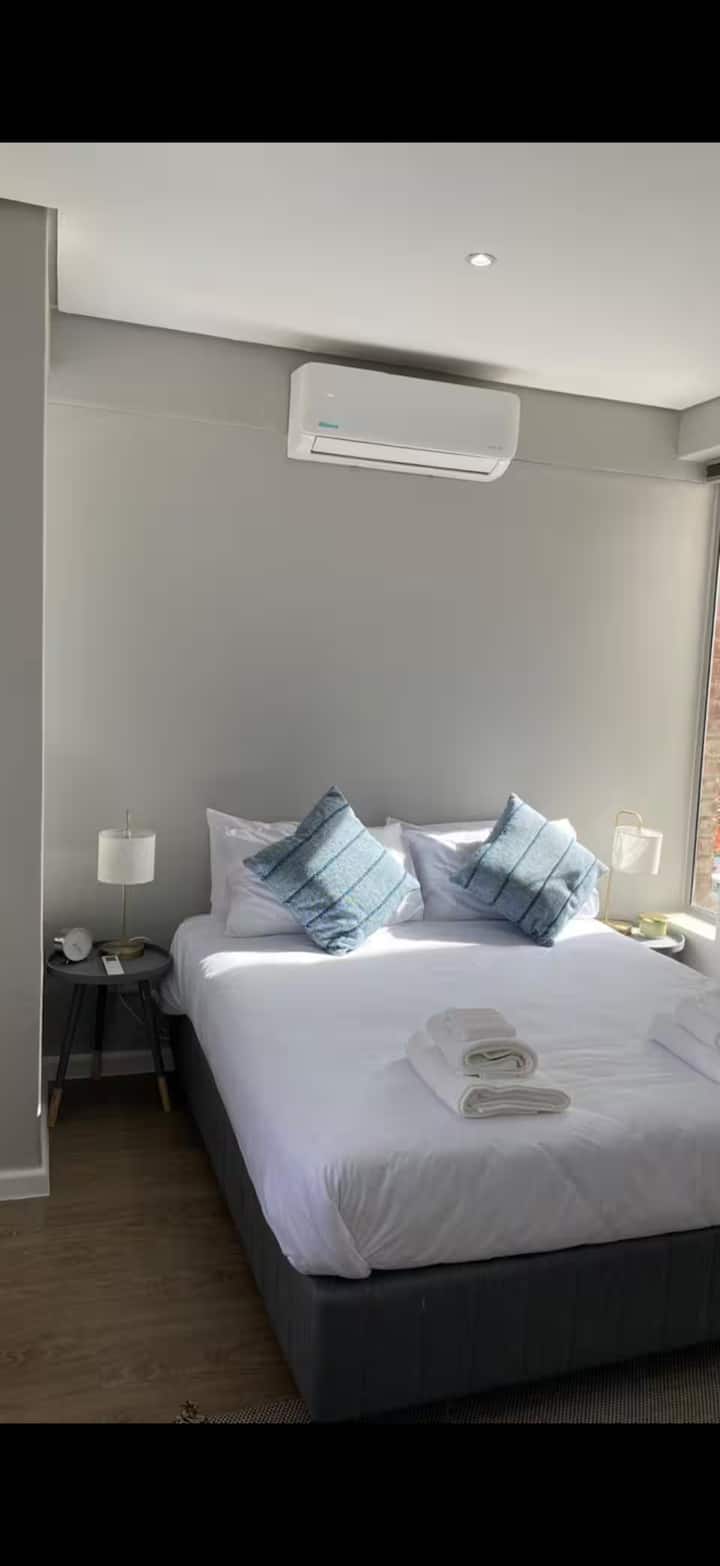 The Madge - Modern Self Catering Apartment - Paarl