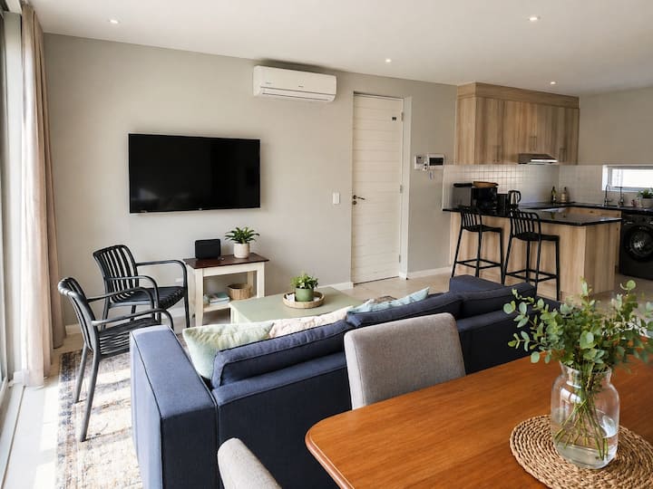 The Madge - Modern Self Catering Apartment - Paarl
