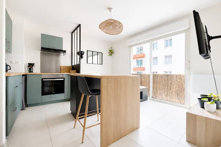 Bm Le Berthelot:t2 Lumineux, Parking, Centre Ville - Montpellier