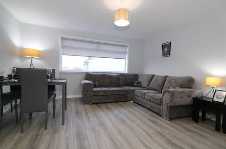 Free Parking |Sleeps 5|3 Bedrooms|central & Modern - East Kilbride