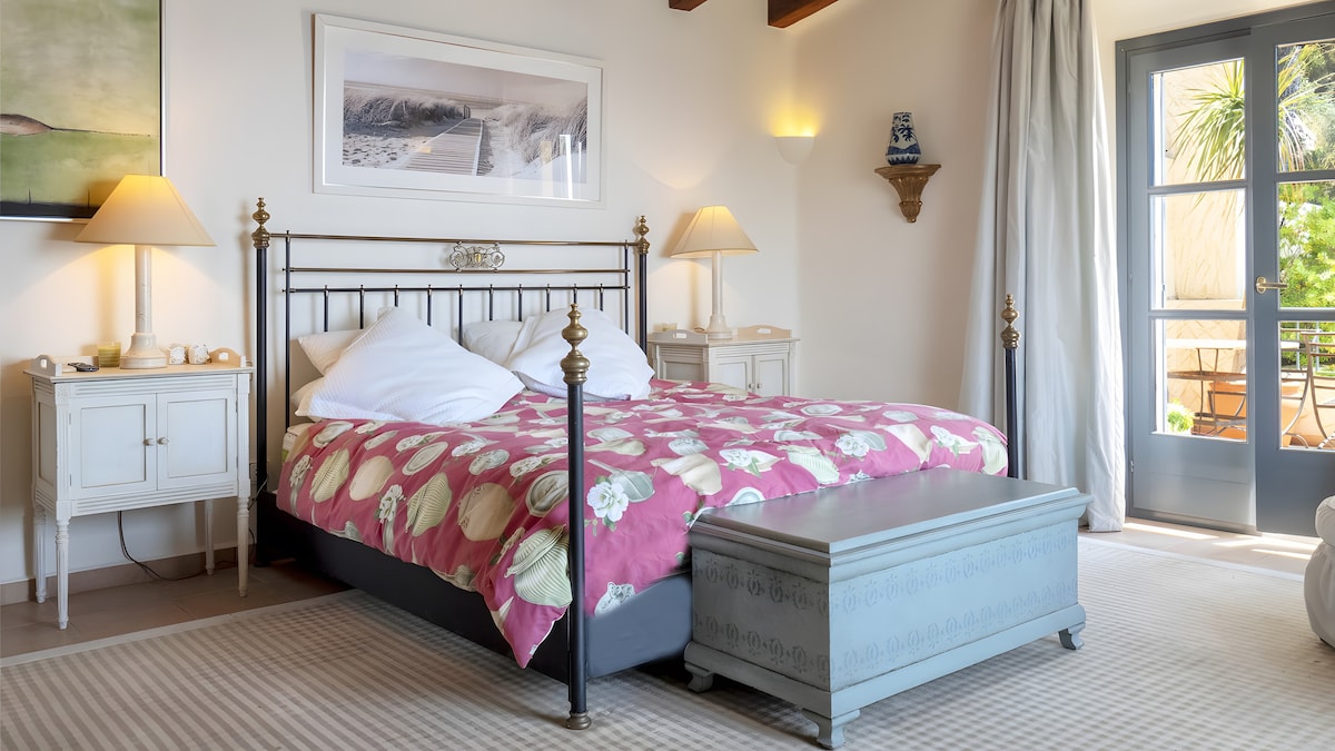 Fabulous Views At Cala Llamp 4