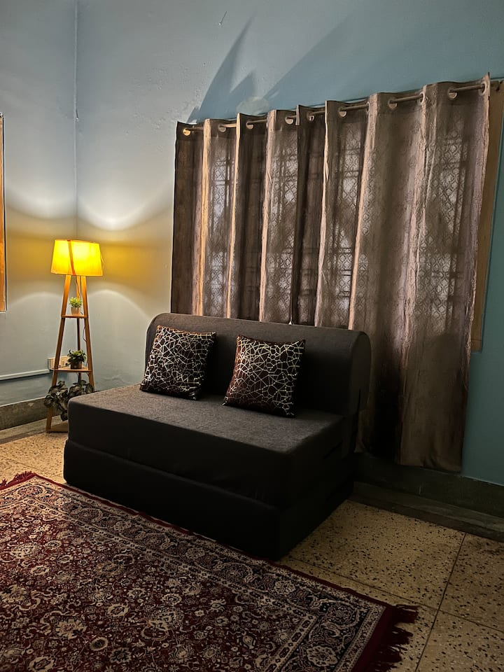 Spacious Single Ac Homestay In Siliguri - Siliguri